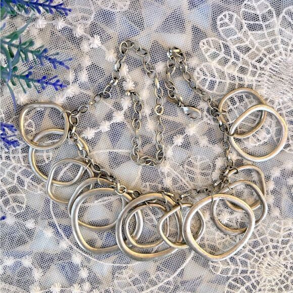 Vintage Premier Designs Brushed Silver Rhinestone Circles Necklace Y2K - Picture 8 of 8